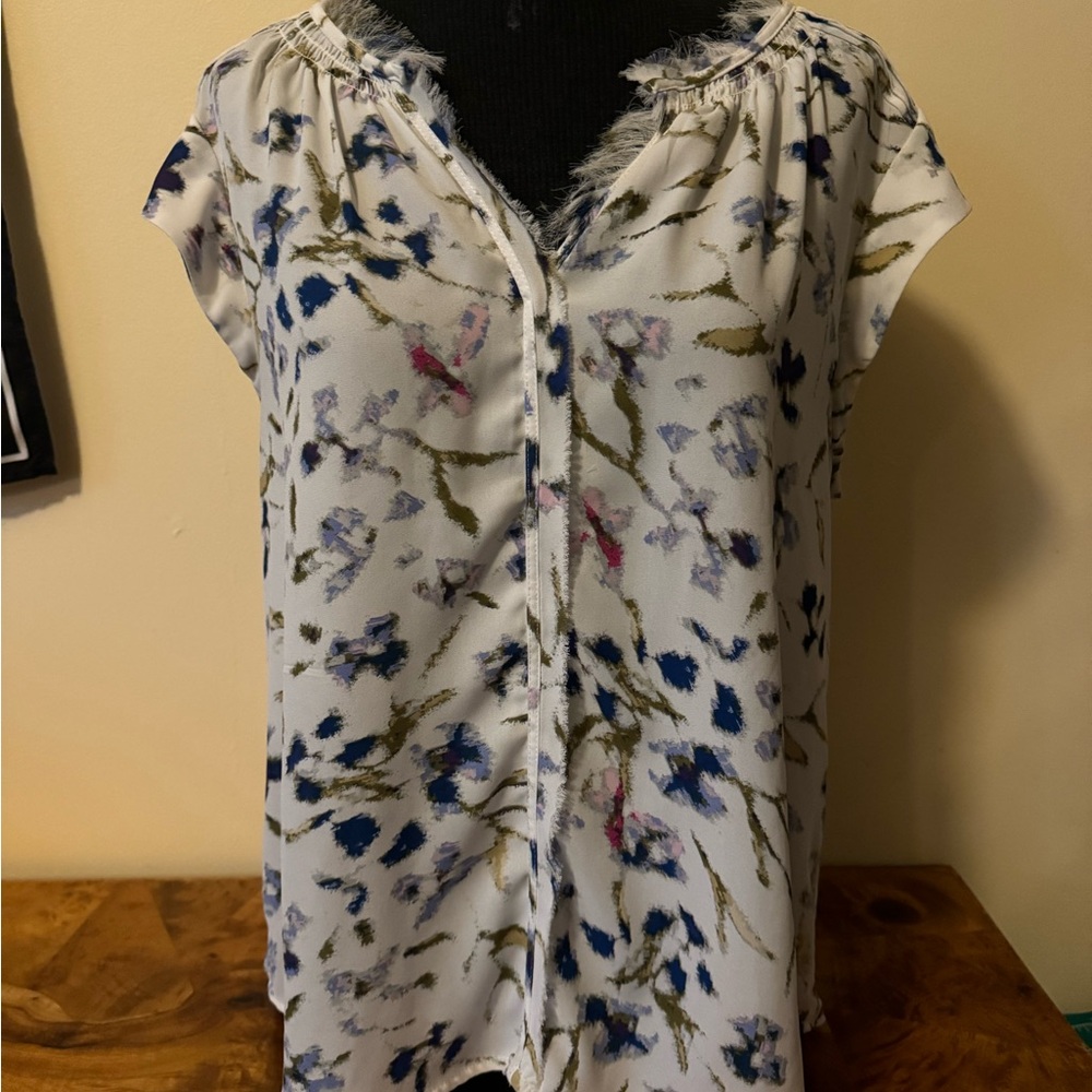 Daniel Rainn L White Floral Pleated Top